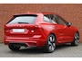 Volvo XC60 T6 Plug-in hybrid AWD Ultimate Dark | Verwarmbare Voor- En Achterstoelen | 360 Graden Camera | Apple Carplay/Android Auto | Adaptieve Cruise Control | Electronic Climate Control| Elektrisch Glazen Panorama Dak | Dodehoekdetectie Met Correctie | Draadloze Telefoonlader | Trekhaak Semi-Elektrisch Inklapbaar | DAB Ontvangen | Navigatiesysteem | LED Koplampen | Rijstrooksensor Met Correctie | Elektrisch Verstelbare Stoelen | Keyless Entry | Lederen Bekleding | Stuurwielverwarming