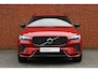 Volvo XC60 T6 Plug-in hybrid AWD Ultimate Dark | Verwarmbare Voor- En Achterstoelen | 360 Graden Camera | Apple Carplay/Android Auto | Adaptieve Cruise Control | Electronic Climate Control| Elektrisch Glazen Panorama Dak | Dodehoekdetectie Met Correctie | Draadloze Telefoonlader | Trekhaak Semi-Elektrisch Inklapbaar | DAB Ontvangen | Navigatiesysteem | LED Koplampen | Rijstrooksensor Met Correctie | Elektrisch Verstelbare Stoelen | Keyless Entry | Lederen Bekleding | Stuurwielverwarming