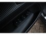 Volvo XC40 Recharge P8 AWD R-Design |Adaptieve Cruise Controle| Blind spot | Verwarmbare Voorstoelen| Verwarmbaar Stuurwiel