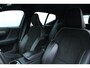 Volvo XC40 Recharge P8 AWD R-Design |Adaptieve Cruise Controle| Blind spot | Verwarmbare Voorstoelen| Verwarmbaar Stuurwiel