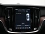 Volvo V60 2.0 T6 Plug-in hybrid AWD Ultra Dark | Bowers & Wilkins | 360° Camera | Massage | Stoelventilatie | Head-Up | Panoramadak | Extra getint glas | Gelamineerd glas | 19"