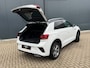 Volkswagen T-Roc 1.0 TSI R-Line * Camera * IQ Light * Massage * Stoelverwarming *
