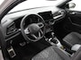 Volkswagen T-Roc 1.5 TSI R-Line+Blackpack Climate control | Adaptieve cruise control | Panoramadak | LED | Navigatie | Achteruitrijcamera | Parkeersensoren | Apple Carplay/ Android Auto | Radio