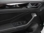 Volkswagen T-Roc 1.5 TSI R-Line+Blackpack Climate control | Adaptieve cruise control | Panoramadak | LED | Navigatie | Achteruitrijcamera | Parkeersensoren | Apple Carplay/ Android Auto | Radio