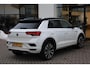 Volkswagen T-Roc 1.5 TSI Sport Business R NL auto nieuw door ons geleverd elektrische achterklep digital cockpit pro navigatie 19" LMV Suzuka achteruitrijcamera privacy glas R Line