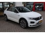 Volkswagen T-Roc 1.5 TSI Sport Business R NL auto nieuw door ons geleverd elektrische achterklep digital cockpit pro navigatie 19" LMV Suzuka achteruitrijcamera privacy glas R Line