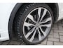Volkswagen T-Roc 1.5 TSI Sport Business R NL auto nieuw door ons geleverd elektrische achterklep digital cockpit pro navigatie 19" LMV Suzuka achteruitrijcamera privacy glas R Line