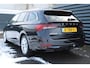 Skoda Octavia Combi 1.0 TSI Sport/Business Edition Plus, Trekhaak, Donker glas, Stoelverwarming, Navi, App connect, Full led verlichting, All season banden,