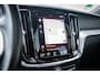 Volvo V60 2.0 T4 R-Design | Adaptieve Cruise Control | Schuif - / Kanteldak | Sportstoelen | Trekhaak | Stoel +  Stuurverwarming | 19 inch | Memory | Camera | DAB |