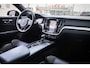 Volvo V60 2.0 T4 R-Design | Adaptieve Cruise Control | Schuif - / Kanteldak | Sportstoelen | Trekhaak | Stoel +  Stuurverwarming | 19 inch | Memory | Camera | DAB |