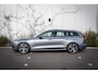 Volvo V60 2.0 T4 R-Design | Adaptieve Cruise Control | Schuif - / Kanteldak | Sportstoelen | Trekhaak | Stoel +  Stuurverwarming | 19 inch | Memory | Camera | DAB |