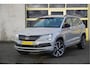 Skoda Karoq 1.5 TSI ACT 150PK! Automaat Sportline Business BJ2022 Lmv 19" | Led V+A | Pdc | Navi | Keyless entry | Elek. trekhaak | Verwarmd voorruit | Achteruitrijcamera | App-Connect | Virtual cockpit | Canton Audio | Verwarmde voorstoelen/stuurwiel | Zwarte hemel