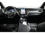 Volvo XC60 2.0 T6 Plug-in hybrid AWD Plus Black Edition | Panoramadak | Stoel en stuurwielverwarming | Adaptieve Cruise Control | Trekhaak | Camera | Parkeersensoren | BLIS |