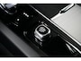 Volvo XC60 2.0 T6 Plug-in hybrid AWD Plus Black Edition | Panoramadak | Stoel en stuurwielverwarming | Adaptieve Cruise Control | Trekhaak | Camera | Parkeersensoren | BLIS |