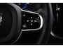 Volvo XC60 2.0 T6 Plug-in hybrid AWD Plus Black Edition | Panoramadak | Stoel en stuurwielverwarming | Adaptieve Cruise Control | Trekhaak | Camera | Parkeersensoren | BLIS |