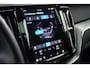 Volvo XC60 2.0 T6 Plug-in hybrid AWD Plus Black Edition | Panoramadak | Stoel en stuurwielverwarming | Adaptieve Cruise Control | Trekhaak | Camera | Parkeersensoren | BLIS |