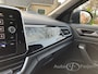 Volkswagen T-Roc 1.5 TSI DSG R-LINE , AFN TREKHAAK , NAVIGATIE , CAMERA , PDC , ADAPTIVE CRUISE CONTROLE , LANE ASSIST , LM 18 INCH , TWO TONE , PRIVACY GLASS , EGRO STOEL LINKS , STOELVERWARMING , IQ-LIGHT , LED .