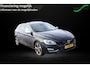 Volvo V60 D6 AWD Plug-in Hybrid R-Design leder adaptive cruise control stoel en stuur verwarming schuifdak dab trekhaak