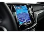 Volvo XC60 2.0 T6 Plug-in hybrid AWD Plus Black Edition | Panoramadak | Trekhaak | Luchtvering | Stoelventilatie | Stoel en stuurwielverwarming | Camera | BLIS | Adaptieve cruise control |