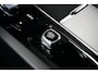 Volvo XC60 2.0 T6 Plug-in hybrid AWD Plus Black Edition | Panoramadak | Trekhaak | Luchtvering | Stoelventilatie | Stoel en stuurwielverwarming | Camera | BLIS | Adaptieve cruise control |