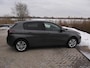 Peugeot 308 1.2 PureTech Blue Lease Executive/ Panorama/Navi/Trekh.