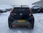 Toyota Aygo X 1.0 VVT-i MT Limited Navigatie Apple CarPlay/Android Auto, achteruitrij camera, parkeersensoren, adaptieve cruise control, keyless, draadloze telefoonlader, NL Auto!