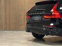 Volvo XC60 T6 AWD Recharge Plus Dark 360° Camera | Adaptieve Cruise Control | Standkachel met Volvo On Call App | Stoelverwarming voor+achter | Stuurwielverwarming | Schuifdak | Full LED Meesturende koplampen | Pilot Assist | BLIS Dode Hoek Detectie | Elektrische voorstoelen geheugen | Lederen bekleding | Zitting verlenging voorstoelen | Google Infotainment | Keyless Drive | 19 Inch | Parkeersensoren voor+achter | Privacy Glass | Elektrisch bedienbare achterklep | DAB Radio | Apple Carplay/Android Auto | Draadloos telefoon opladen | Onyx Black Metallic |