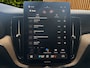 Volvo XC60 2.0 T6 Plug-in hybrid AWD Ultra Dark Facelift! Panoramadak Stoelmassage/ventilatie 22''