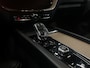 Volvo XC60 2.0 T6 Plug-in hybrid AWD Ultra Dark Facelift! Panoramadak Stoelmassage/ventilatie 22''