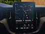 Volvo XC60 2.0 T6 Plug-in hybrid AWD Ultra Dark Facelift! Panoramadak Stoelmassage/ventilatie 22''