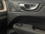 Volvo XC60 2.0 T6 Plug-in hybrid AWD Ultra Dark Facelift! Panoramadak Stoelmassage/ventilatie 22''