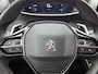 Peugeot 2008 SUV Allure Pack 130pk Automaat | Navigatie via Apple Carplay / Android Auto | Achteruitrijcamera | 3D Cockpit | Climate Control | Cruise Control | Led koplampen | Parkeersensoren | Keyless start | Bluetooth | DAB+ radio | Donker getint glas | 17" lichtmetalen velgen |