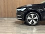 Volvo XC60 T6 AWD Recharge Plus Bright Trekhaak | All Season banden | Adaptieve Cruise Control | Standkachel met Volvo On Call App | Stoelverwarming | Parkeercamera | Full LED Meesturende koplampen | Pilot Assist | Elekrische voorstoelen geheugen | Lederen bekleding | Zitting verlenging voorstoelen | Schuifdak | 19 Inch | Google Infotainment | Keyless Drive | Parkeersensoren voor+achter | Privacy Glass | Elektrisch bedienbare achterklep | Alarm Klasse III | DAB Radio | Apple Carplay/Android Auto | Draadloos telefoon opladen | Onyx Black Metallic |
