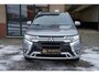 Mitsubishi Outlander 2.4 PHEV Instyle Schuifdak|Adaptieve cc|Trekhaak|Volleer|Stuurverwarming|Stoelverwarming|EL.Achterklep|Dodehoek|