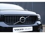 Volvo XC40 T4 Recharge R-Design | Fullmap Navigatie | All Season Banden | Elektrisch verstelbare voorstoelen | Parkeercamera | Adaptieve Cruise control | Verwarmbare voorstoelen en Stuurwiel |