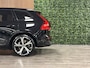 Volvo XC60 T8 AWD Recharge Ultra Dark Luchtvering | Trekhaak | 360° Camera | 455pk | Head-Up Display | Harman Kardon | Adaptieve Cruise Control | Stoelverwarming voor+achter | Stuurwielverwarming | Schuifdak | Full LED Meesturende koplampen | Pilot Assist | BLIS Dode Hoek Detectie | Elektrische voorstoelen geheugen | Lederen bekleding | Zitting verlenging voorstoelen | Lederen dashboard | 21 Inch | Google Infotainment | Keyless Drive | Parkeersensoren voor+achter | Privacy Glass | Elektrisch bedienbare achterklep | DAB Radio | Apple Carplay/Android Auto | Alarm Klasse III | Draadloos telefoon opladen | Volvo On Call met mobiele App functie | Onyx Black Metallic |