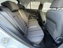 Volkswagen T-Roc 1.5 TSI Life Business / Navigatie / App connect / Camera / Parkeersensoren V+A / Stoelverwarming / **