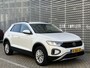 Volkswagen T-Roc 1.5 TSI Life Business / Navigatie / App connect / Camera / Parkeersensoren V+A / Stoelverwarming / **