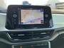 Volkswagen T-Roc 1.5 TSI Life Business / Navigatie / App connect / Camera / Parkeersensoren V+A / Stoelverwarming / **