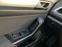 Volkswagen T-Roc 1.5 TSI Life Business / Navigatie / App connect / Camera / Parkeersensoren V+A / Stoelverwarming / **