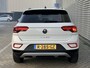 Volkswagen T-Roc 1.5 TSI Life Business / Navigatie / App connect / Camera / Parkeersensoren V+A / Stoelverwarming / **