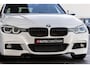 BMW 3-Serie Touring 318i M Sport | Pano | LED | NL Auto