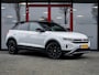 Volkswagen T-Roc 1.5 TSI Sport | FACELIFT | IQ Light Matrix | Camera | Virtual Cockpit | Black Optic | Velours Bekleding | 18'' Lichtmetalen Velgen | Apple Carplay | Android Auto | Navigatie | Adaptieve Cruise Control | Keyless |