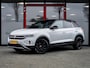 Volkswagen T-Roc 1.5 TSI Sport | FACELIFT | IQ Light Matrix | Camera | Virtual Cockpit | Black Optic | Velours Bekleding | 18'' Lichtmetalen Velgen | Apple Carplay | Android Auto | Navigatie | Adaptieve Cruise Control | Keyless |