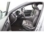 Volvo XC60 T6 Plug-in hybrid AWD Ultra Black Edition | Luchtvering | Bowers&Wilkins | Direct Beschikbaar | 360 Camera | Gelamineerd Glas | 22 Inch | Stoelvenitlatie | Massage