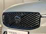 Volvo XC60 T6 Plug-in hybrid AWD Ultra Black Edition | Bowers&Wilkins | Luchtvering | Panoramadak | 360 Camera | Gelamineerd Glas | 22 Inch | Stoelvenitlatie | Massage