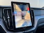 Volvo XC60 T6 Plug-in hybrid AWD Ultra Black Edition | Bowers&Wilkins | Luchtvering | Panoramadak | 360 Camera | Gelamineerd Glas | 22 Inch | Stoelvenitlatie | Massage