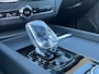 Volvo XC60 T6 Plug-in hybrid AWD Ultra Black Edition | Bowers&Wilkins | Luchtvering | Panoramadak | 360 Camera | Gelamineerd Glas | 22 Inch | Stoelvenitlatie | Massage