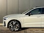 Volvo XC60 T6 Plug-in hybrid AWD Ultra Black Edition | Bowers&Wilkins | Luchtvering | Panoramadak | 360 Camera | Gelamineerd Glas | 22 Inch | Stoelvenitlatie | Massage