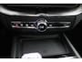 Volvo XC60 T6 Plug-in hybrid AWD Ultra Black Edition | Luchtvering | Bowers&Wilkins | Direct Beschikbaar | 360 Camera | Gelamineerd Glas | 22 Inch | Stoelvenitlatie | Massage
